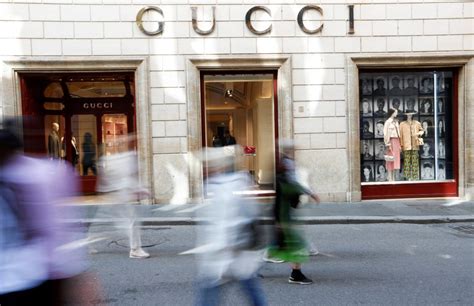 salaire vendeuse gucci|230 salaires chez Gucci publiés par des employés .